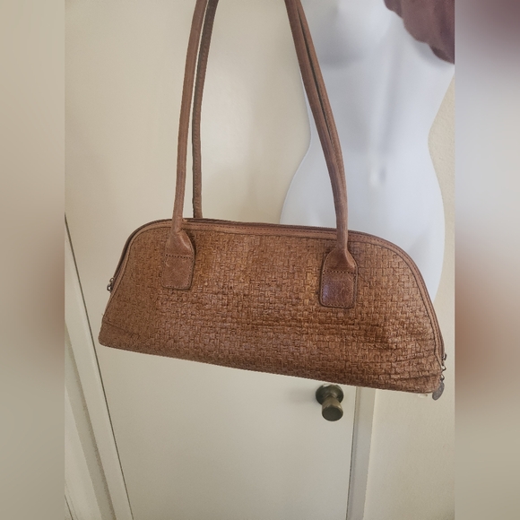 Tori Richard Tan Woven Shoulder Bag - Picture 2 of 16